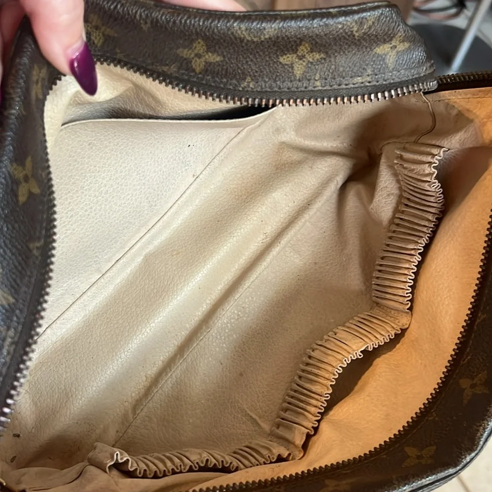 ✨ Vintage Louis Vuitton Monogram Travel / Toiletry Pouch ✨